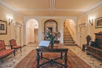 Villa Vianci Staggia ホテル