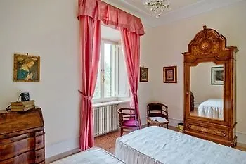 Villa Vianci Staggia ホテル